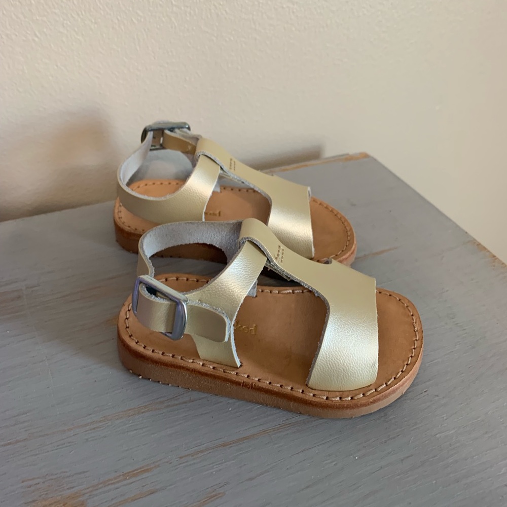 🆕NEW FRESHLY PICKED Platinum Malibu Sandals